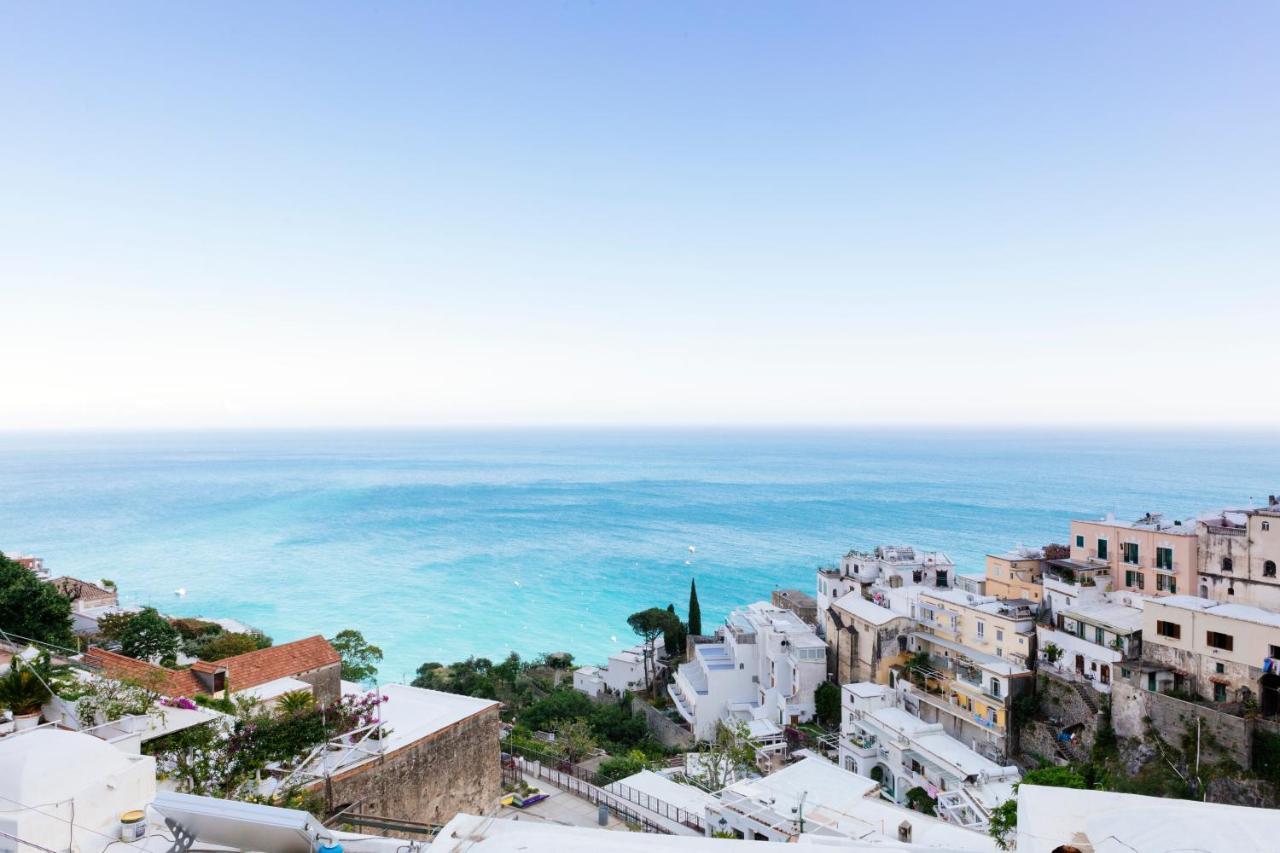 Suite Lit King-Size avec Terrasse - Vue sur Mer
