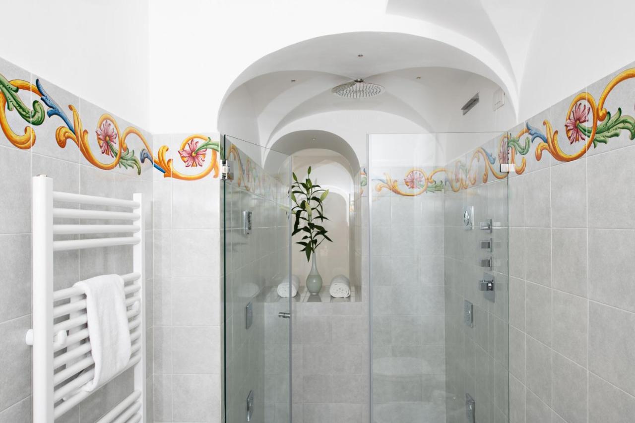 Chambre Double avec Terrasse et Bain à Remous - Vue sur Mer